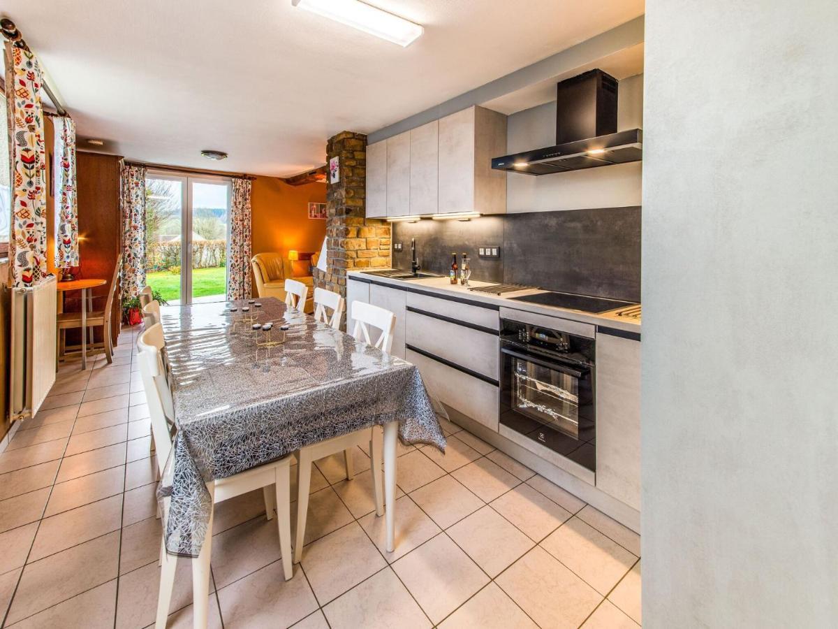Modern Holiday Home In Lavacherie Sainte-Ode Bagian luar foto