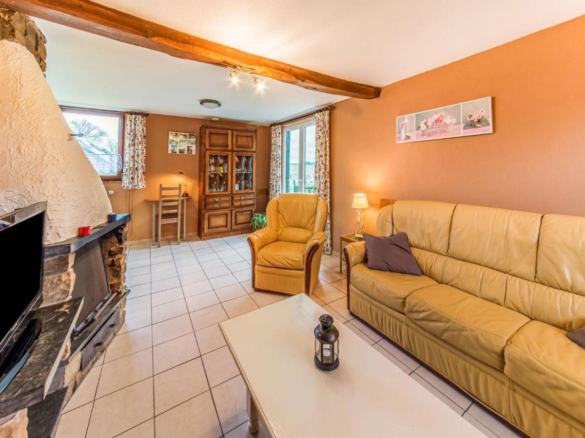 Modern Holiday Home In Lavacherie Sainte-Ode Bagian luar foto