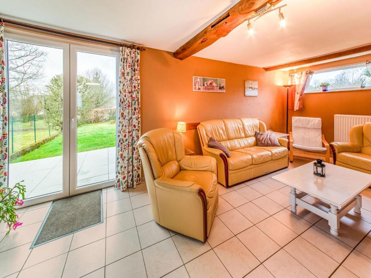 Modern Holiday Home In Lavacherie Sainte-Ode Bagian luar foto